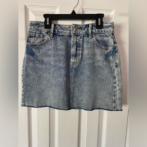 Pacsun Washed Denim Skirt. Size 25